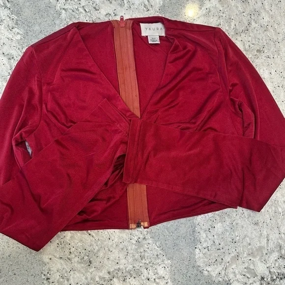 YAURA Kaira Top in Red - Picture 7 of 8